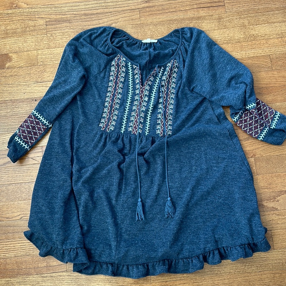 Boutique dress, can be worn with or without leggings/tights